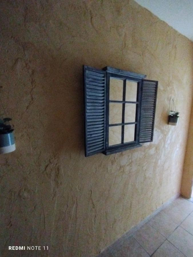 Chambre D Hotes En Provence, Au Pied Du Luberon, Les Coquelicots La Tour-d'Aigues Room photo